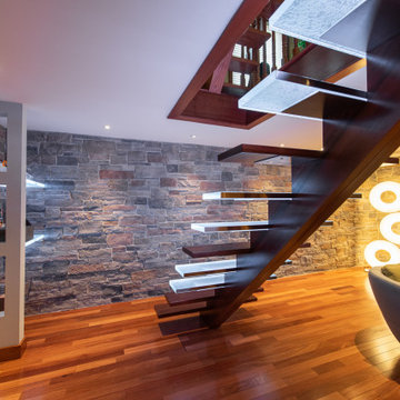 Residential glass stair treads