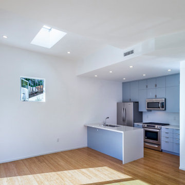 3907 De Longpre