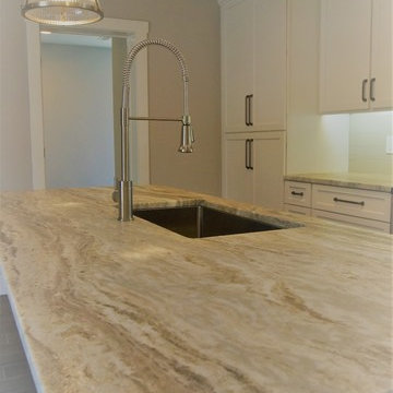 Atlantic Beach, Beach Bungalow White Kitchen