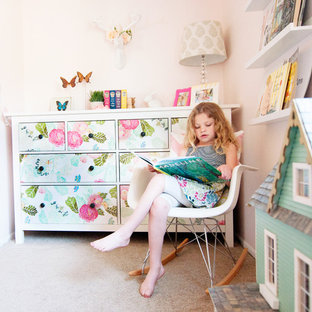 Example of a mid-sized eclectic home design design in Los Angeles