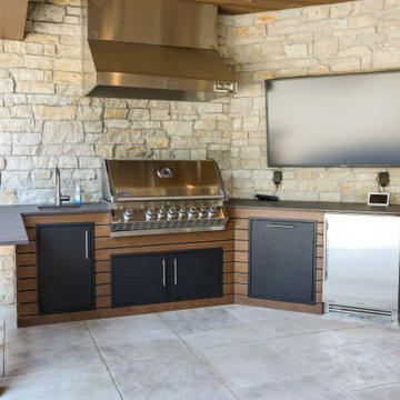 Outdoor Kitchen