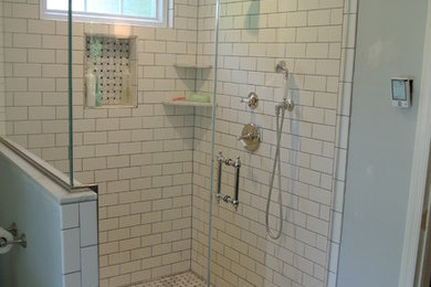 Corner shower photo in New York