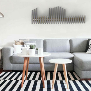 Modular and interactive bookshelf