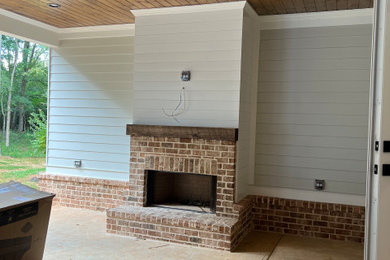Inspiration for a craftsman home design remodel in Atlanta