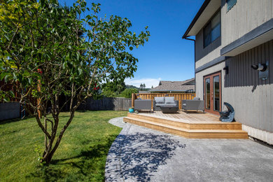 Patio - contemporary patio idea in Vancouver