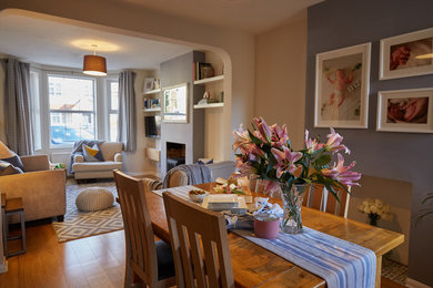 Example of a minimalist home design design in Berkshire