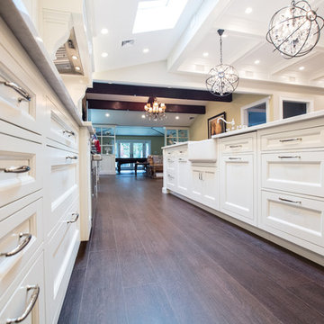 Double Island Kitchen, Walkway