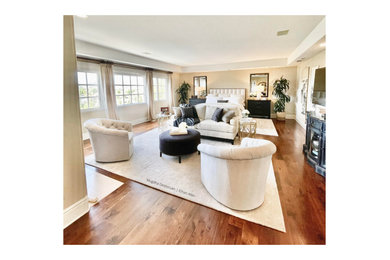 Example of a transitional living room design in Los Angeles