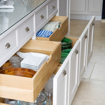 Hidden drawers for added storage space.