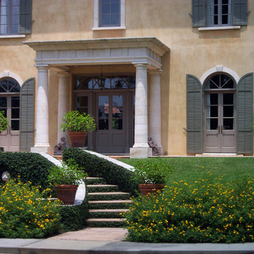 Front view of Tuscan style Villa