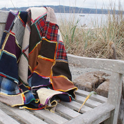 Ski Chalet, Winter Decor, Vintage Throw - Throws