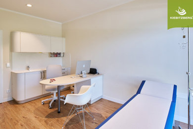 Modernes Arbeitszimmer in Leipzig
