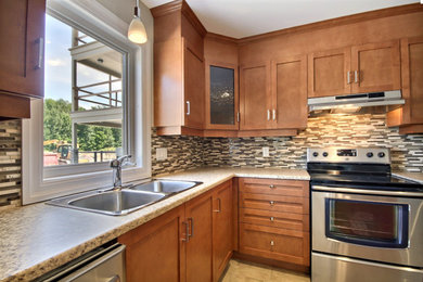 Example of a kitchen design in Toronto