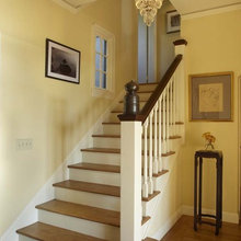 Entryway/Stairway