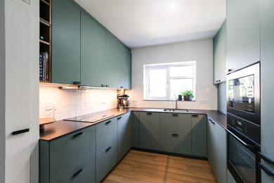 Inspiration for a modern kitchen in London.