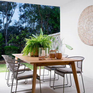 Inspiration for a transitional patio in Brisbane.