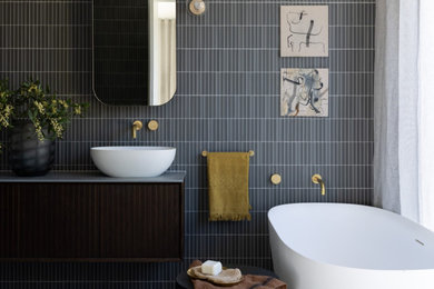 Inspiration for a modern bathroom in Sydney.