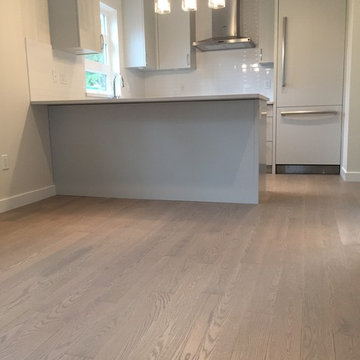 Kitchen | Nostalgia | Authentik | Red Oak | Wire Brushed