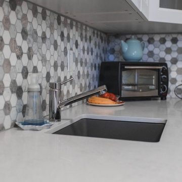 Stunning Modern Kitchen (Ideal for Apartment Unit)
