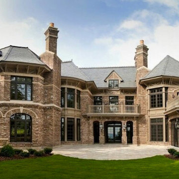 New home exterior with Milgard aluminum windows