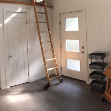 A tiny house / Art Studio