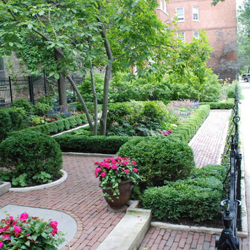 Victorian Stroll Garden