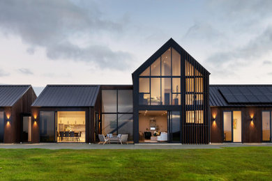 Inspiration for a contemporary home design in Christchurch.