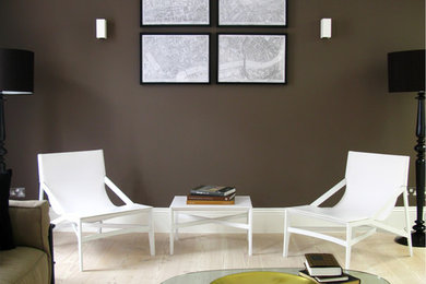 Photo of a midcentury living room in London.