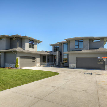Custom 1.5-story modern w/ 21' Ceilings