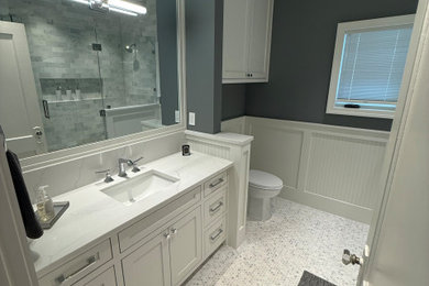 Bathroom - contemporary bathroom idea in Houston