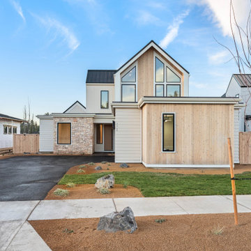 Light Custom Scandinavian in Discovery West Bend