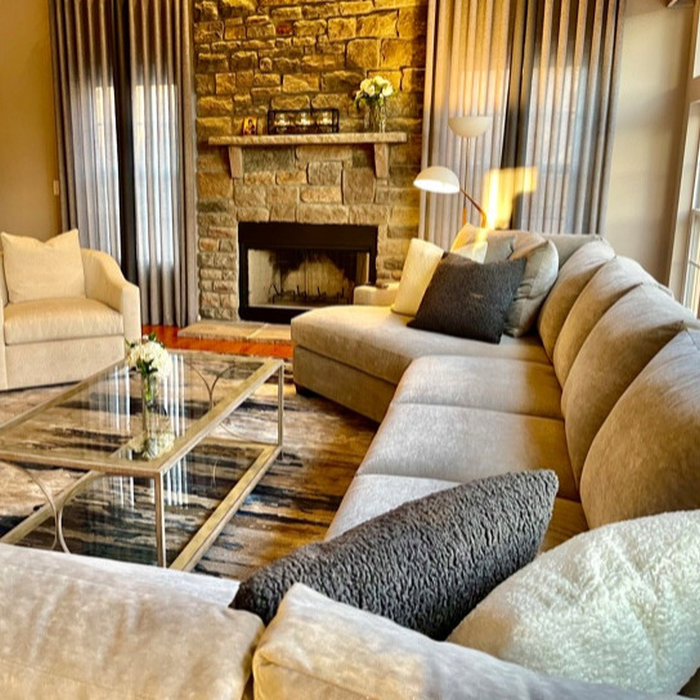 Family room - modern family room idea in Philadelphia