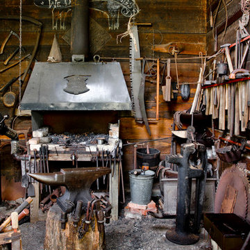 My Houzz: Layers of Patina and an Artist’s Touch in a New York Colonial