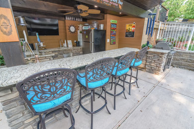 Outdoor Bar & Grill