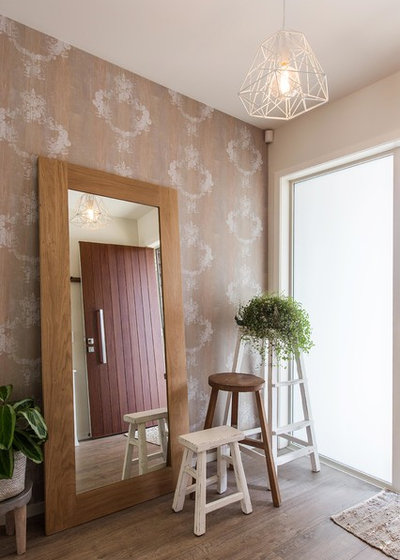 Modern Entry by Waller Projects