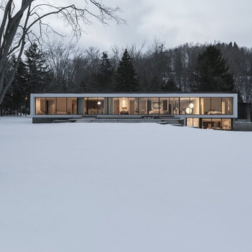 Opposite House