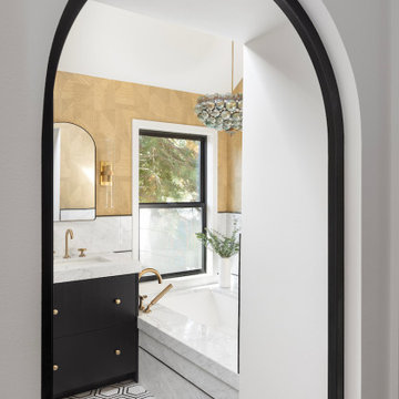 Geometric Bathroom Escape