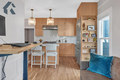 Example of a kitchen design in San Francisco
