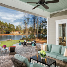 Outside Living / Rear Porch