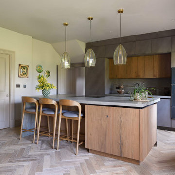 Grey & Oak Handleless Kitchen in Oxfordshire