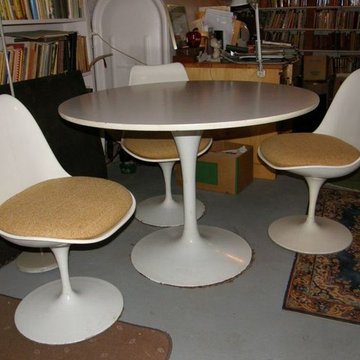 Tulip Table collection