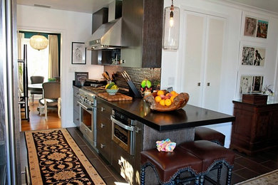 Trendy kitchen photo in Los Angeles