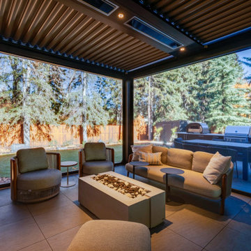 Modern Outdoor Entertainment Area W/Privacy Wall & Phantom Screens