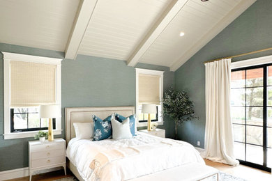 Example of a cottage bedroom design in Sacramento