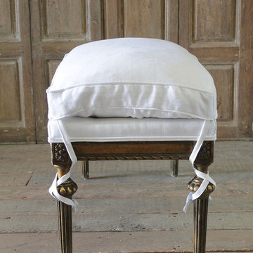 20th Century Louis XVI Style Giltwood Bench Upholstered in White Belgian Linen
