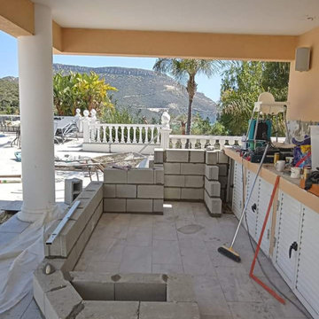 Outside Bar