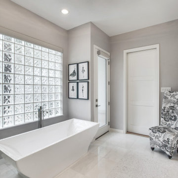 Bright & Fresh Master Bath - Plano, TX