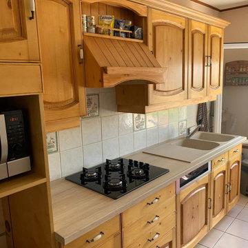 Restauration d'une cuisine en sapin / Refinishing pinewood kitchen cabinets