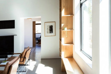 Example of a 1960s home design design in Albuquerque