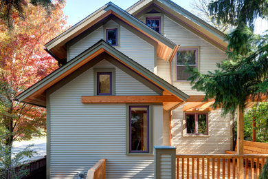 Inspiration for a transitional exterior home remodel in Chicago